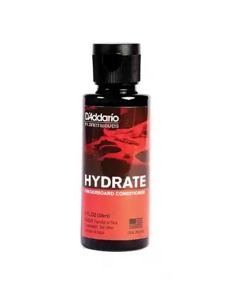 Aceite limpiador PW-FBC para diapasones de madera natural, disponible en EntreMúsicos, Santiago.