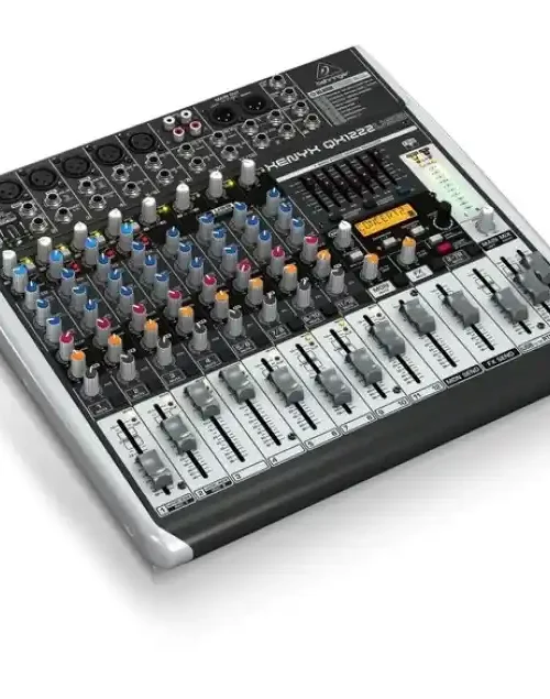 Mezclador Behringer Xenyx QX1222USB con 12 canales y efectos Klark Teknik.