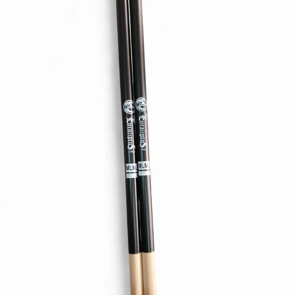 Baquetas para timbaleta ML con cuerpo negro y punta en madera natural