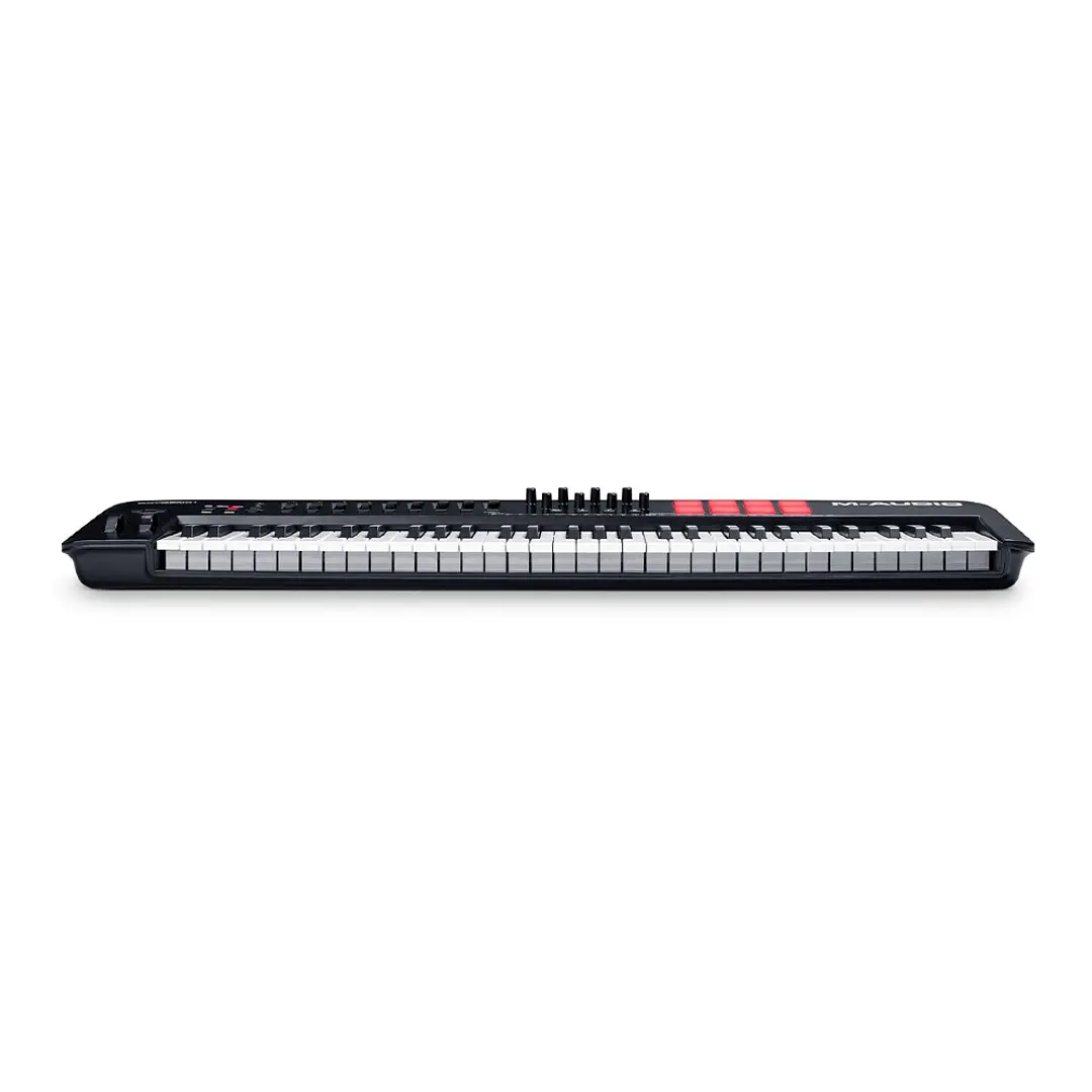 Teclado MIDI M-Audio Oxygen 61 MKV con 61 teclas y pads